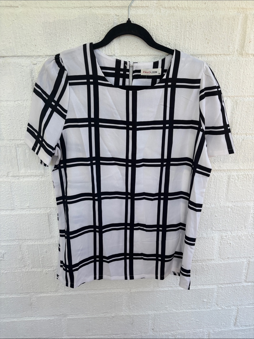 Favolook White Short Sleeve Windowpane Top sz XL